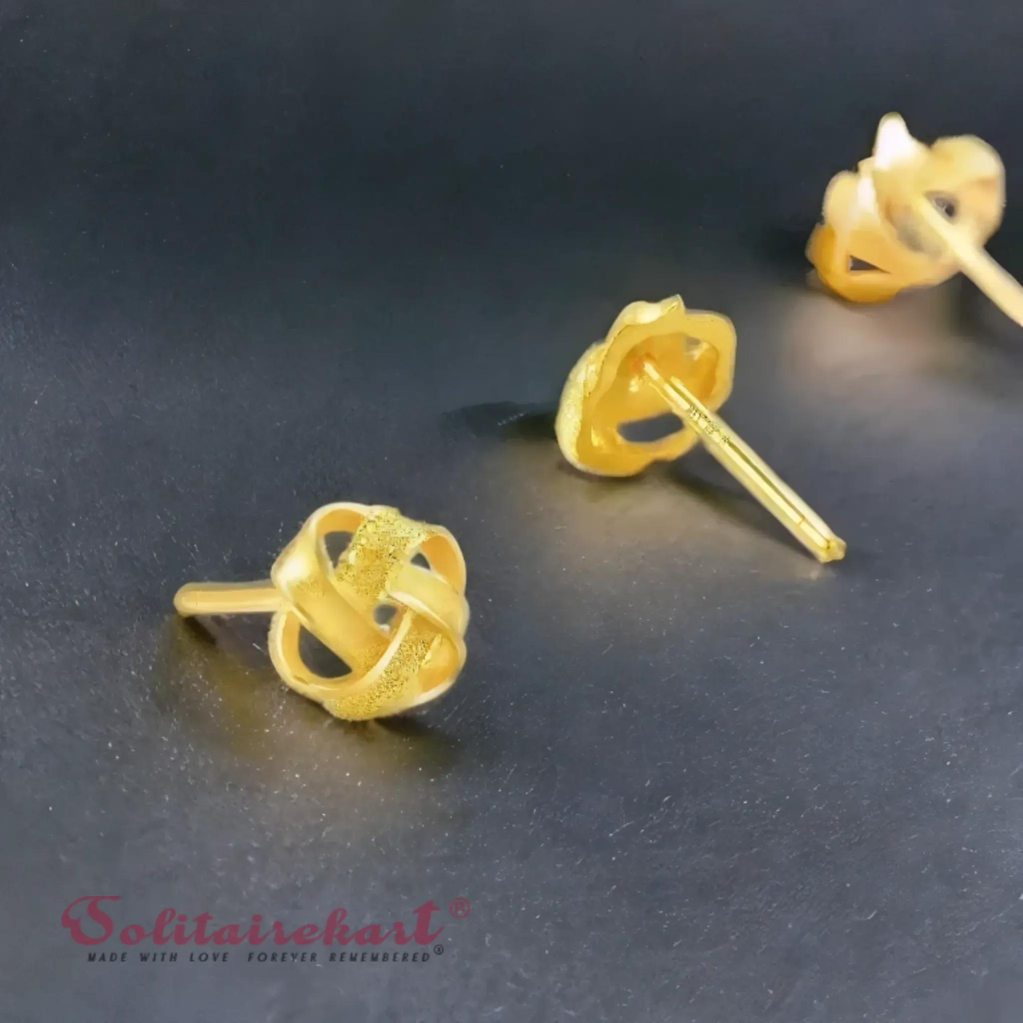 14K Gold 1.51grm Knot Earrings